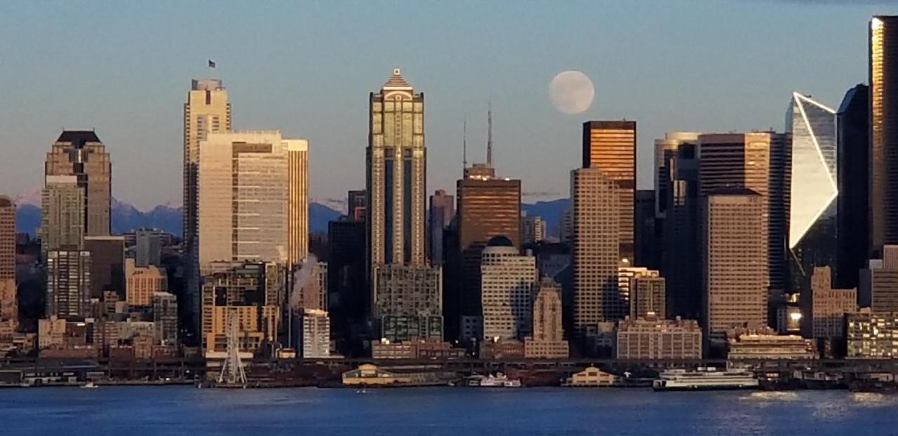180 Degree, Unobstructed Bluff View! Appartement Seattle Buitenkant foto